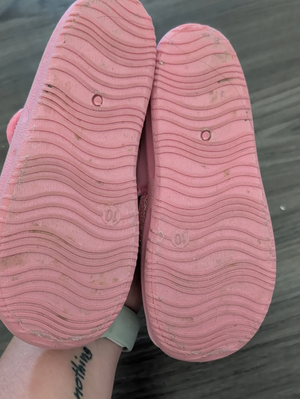 Old Navy Kids Pink Mesh Swim Shoes